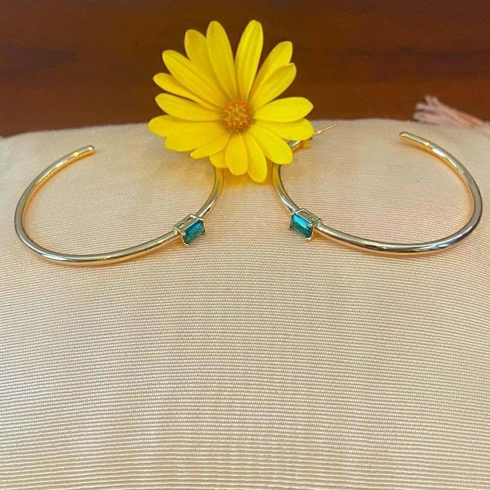 Joy Dravecky Big Energy Classic Hoop Earrings w/Green Cubic Zirconia Stones NWOT